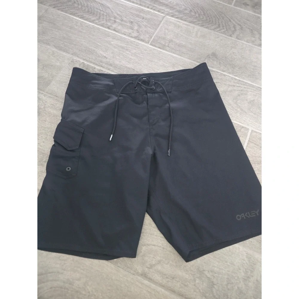 Oakley Mens Black Board Shorts Regular Fit Size 31 Cargo Pocket Surf Swim Trunks